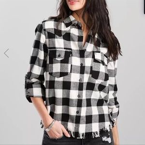 LIKE NEW PLAID FRINGE BUTTON UP FLANNEL